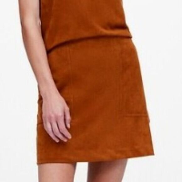 BANANA REPUBLIC Vegan Suede Mini Skirt w/ Pockets Nutmeg Brown Sz 10 T - Picture 1 of 14